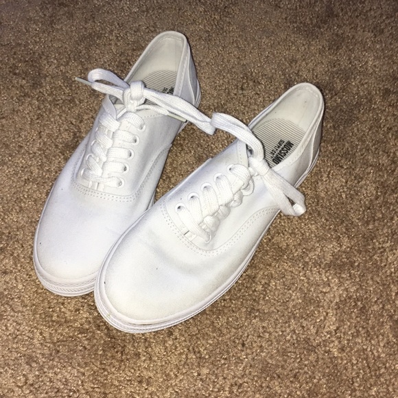 how can you clean white vans